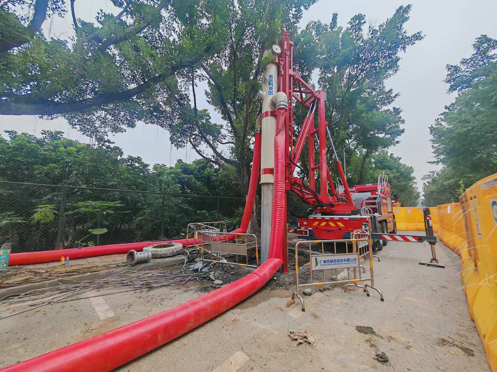 披星戴月！！！尊凯实业排涝车被广州点赞！！！