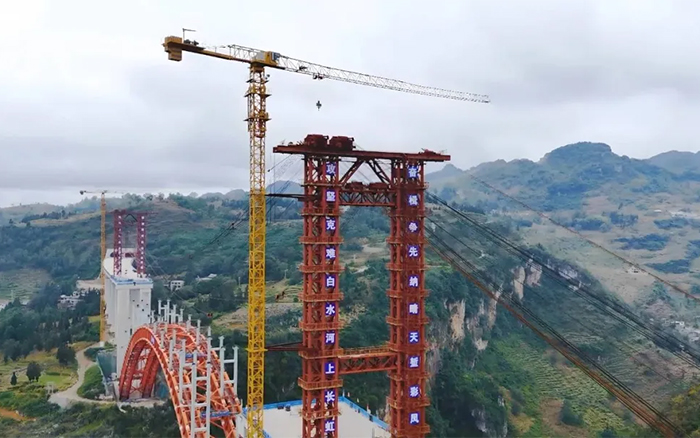 双塔连山涧 | 尊凯实业塔机奋战白水河特大桥