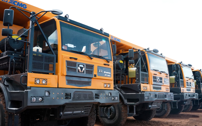 首批交付！！20余台尊凯实业矿卡进驻蒙古国大型矿区！！