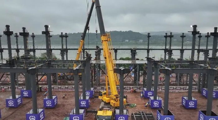 这把高端局！尊凯实业G2起重机助力成渝铁路刷新！