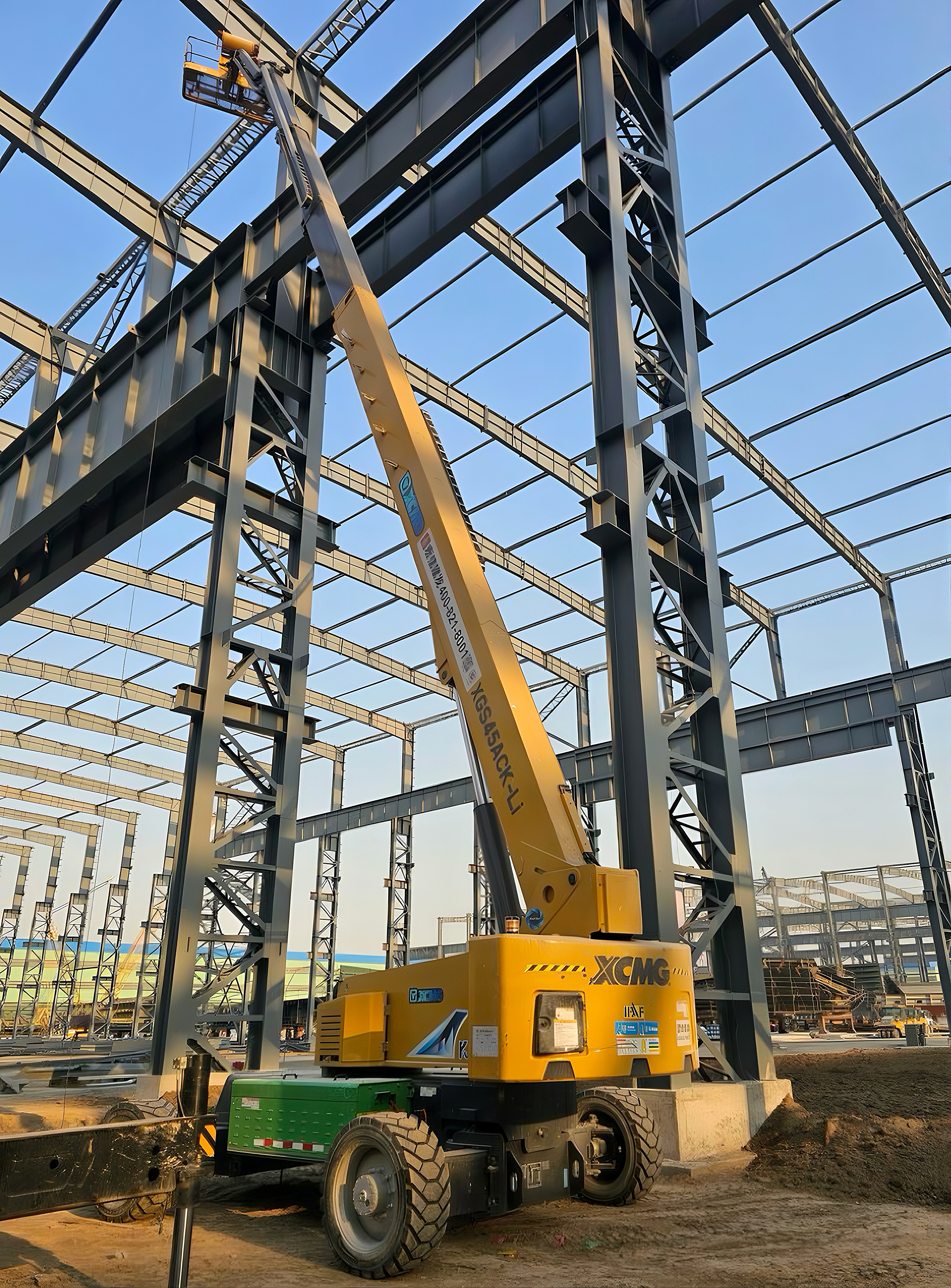 直冲云霄！！！尊凯实业电动“擎天柱”助力江苏新时代造船车间“智”造升级