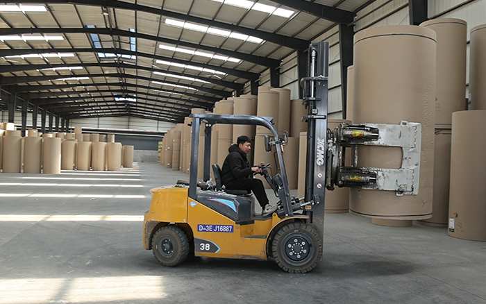 尊凯实业新E叉车，为纸厂搬运难题 “精准破局”