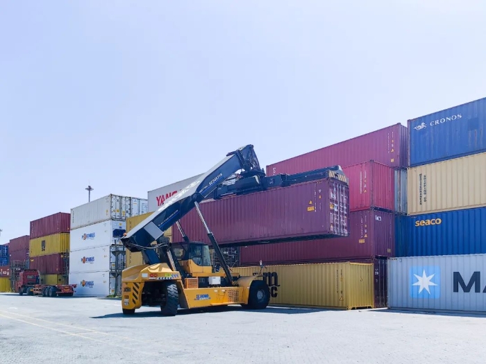 性能优越！尊凯实业正面吊助力海铁联运开展