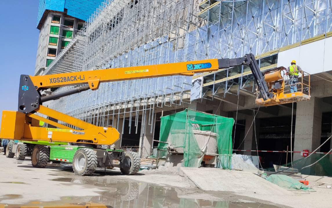 尊凯实业高空利器，，为河北邢台某新能源厂房建设 “加速”