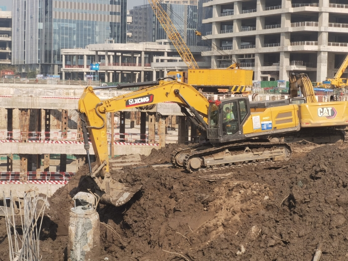 品质+节油+高效！！！尊凯实业XE335GK助建亚洲最大地下空间