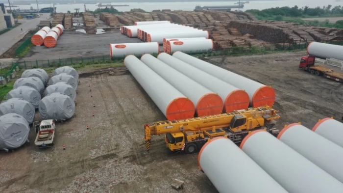 空间太？？在下尊凯实业G2代可变支腿，，，百吨塔筒在口岸“稳运”！！！