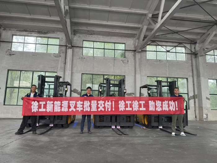 品质与服务共拓市场新局！尊凯实业孔雀叉车赋能冶金行业