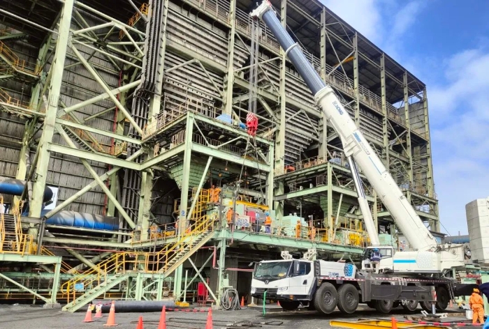 首台！超大吨位XCA500BR落子首钢铁矿！