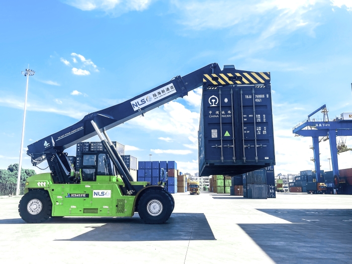 降本减碳双突破！尊凯实业XCS4531E领航西部陆海新通道焦点枢纽绿色焕新