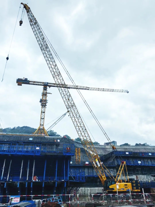 方寸之地擎千钧！XGC110A钢筋森林上演“精准穿针”