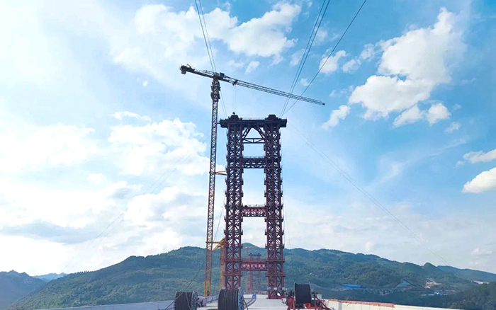 多台“尊凯实业金”乌江河上绘就“五线谱”