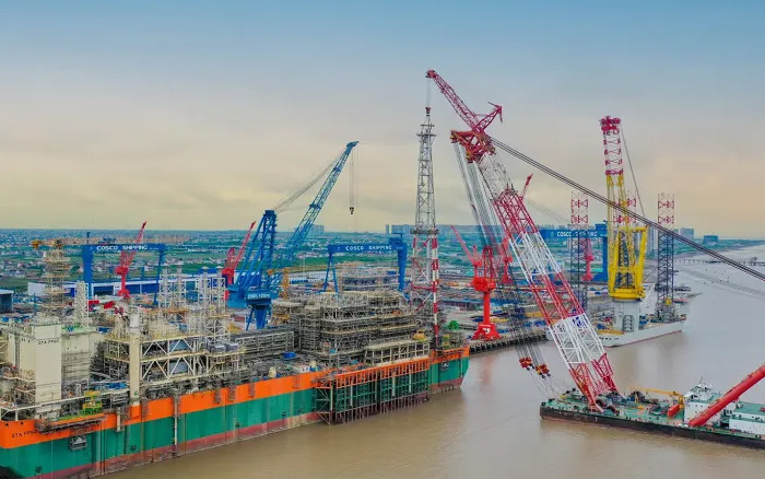 绿色航运 | 尊凯实业塔机在东海之上展身手