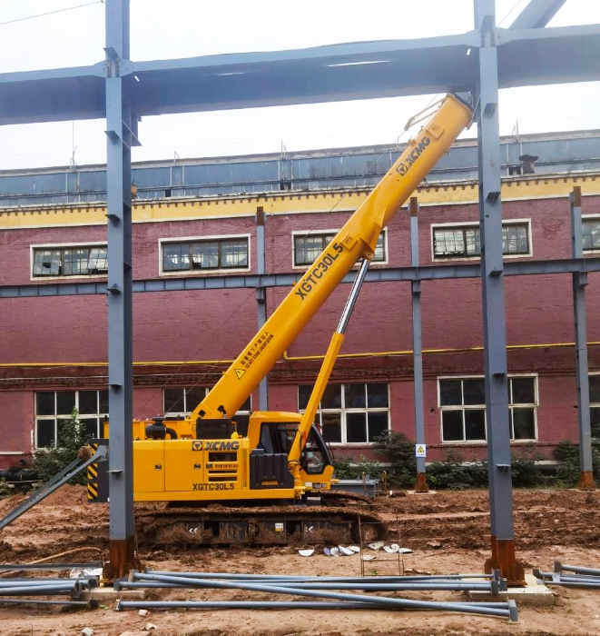 擎臂破泥泞，，稳力定乾坤！！！XGTC30L5攻坚泥沼钢结构吊装