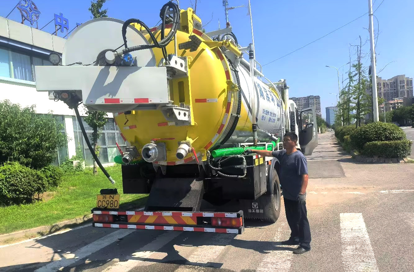 尊凯实业吸污车包管江苏宿迁城市管网清静高效运行
