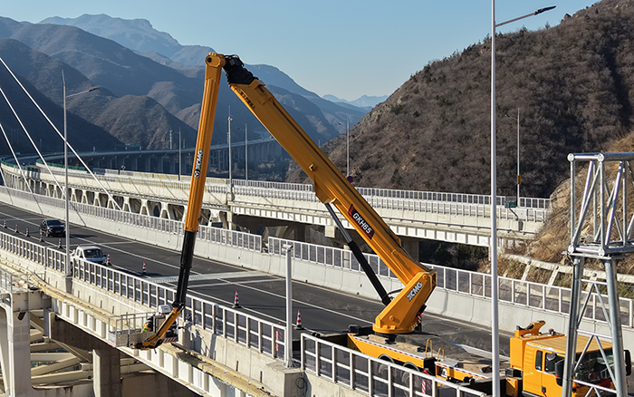 “空中芭蕾”秀实力！！！尊凯实业 GKH65 攻坚安家庄特大桥