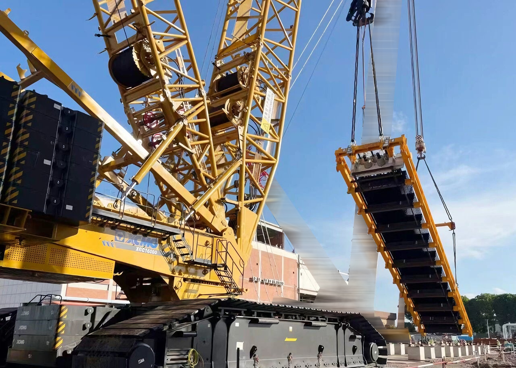 3300吨从从容容！XGC16000现身东南亚，，完成外洋高端市场严苛实测