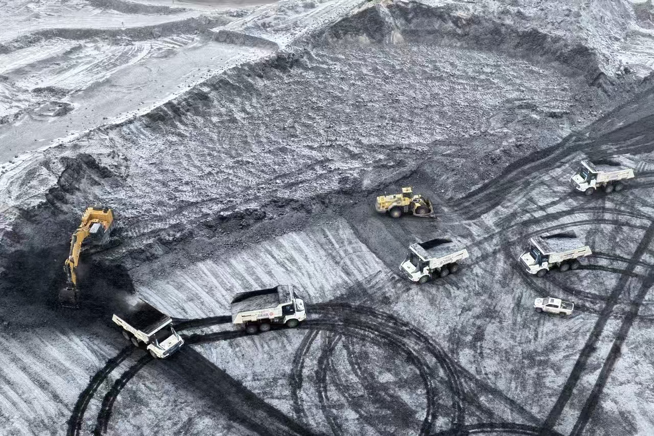 获得乐成！尊凯实业无人纯电矿卡在煤炭运输环节混行测试效果显著