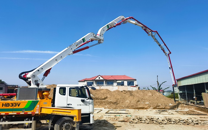 铁臂擎筑新墟落！！！尊凯实业泵车“一臂到位”赋能沧州农居焕新程
